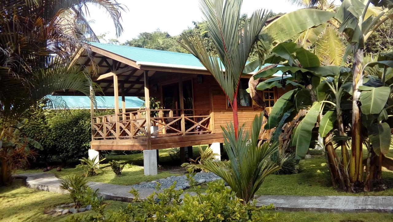J And H Garden Cabinas Bocas del Toro Eksteriør billede