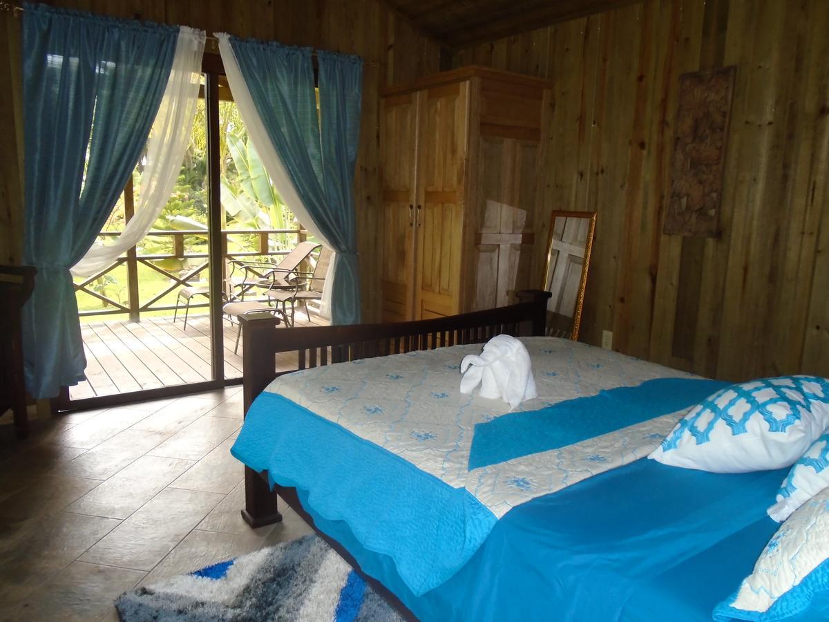 J And H Garden Cabinas Bocas del Toro Eksteriør billede