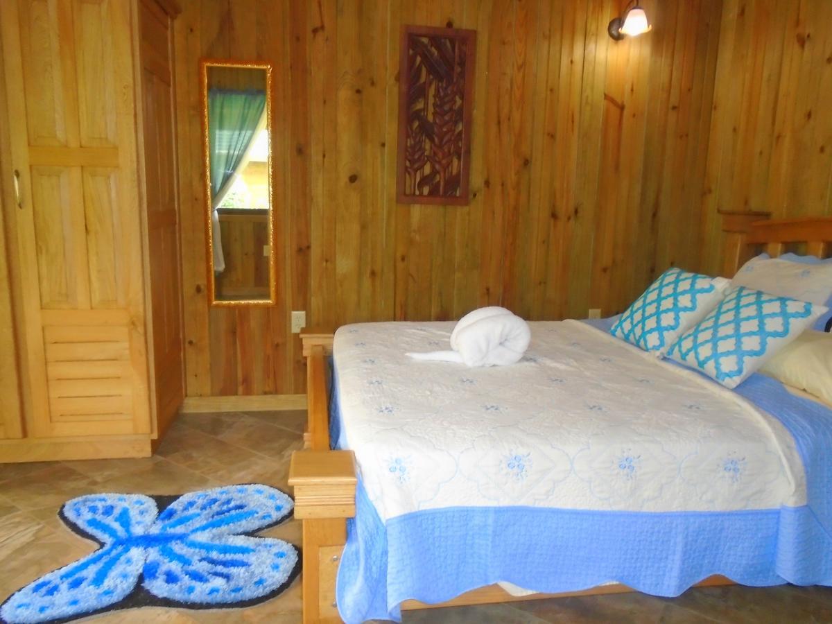 J And H Garden Cabinas Bocas del Toro Eksteriør billede